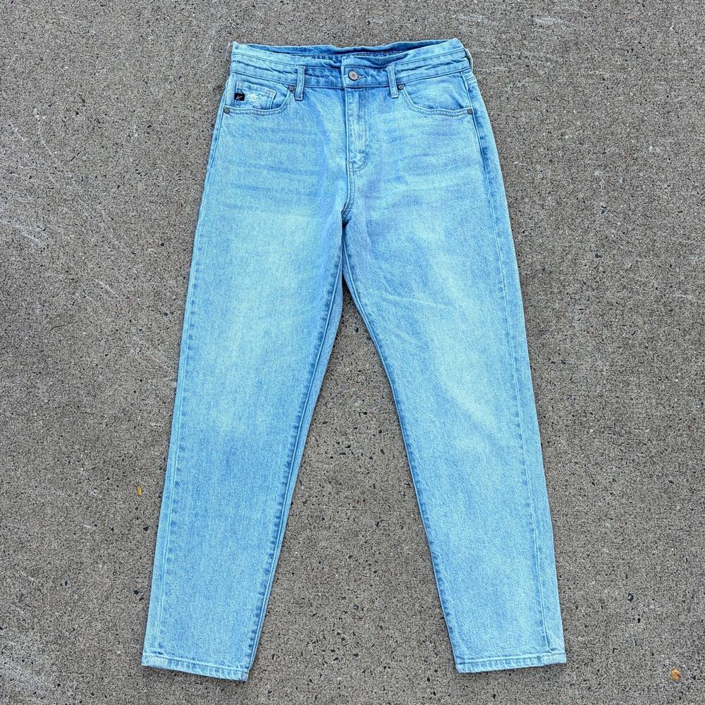 KanCan Jeans Women's 9/28 High Rise Light Wash Straight Leg Stretchy